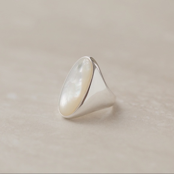 Mother of Pearl Midi Ring | 925 Silver - Picture 2 of 6
